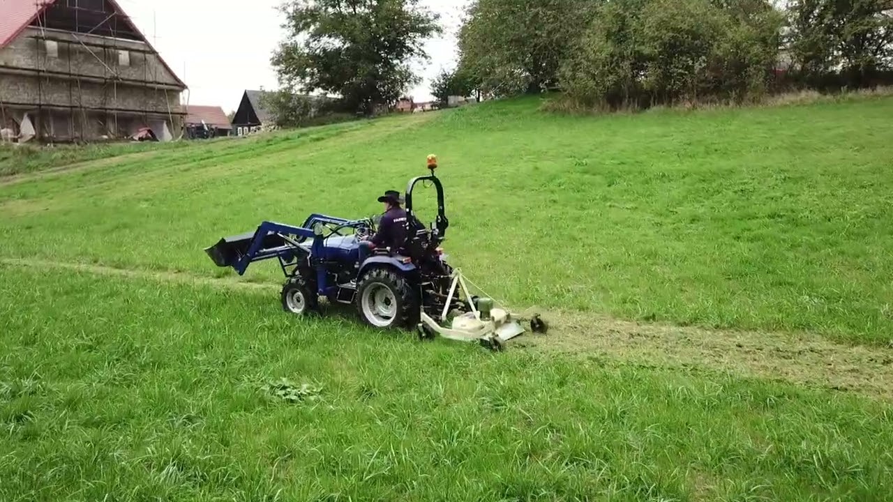 Farmtrac compact 26 a sekačka Stark grs120 profi