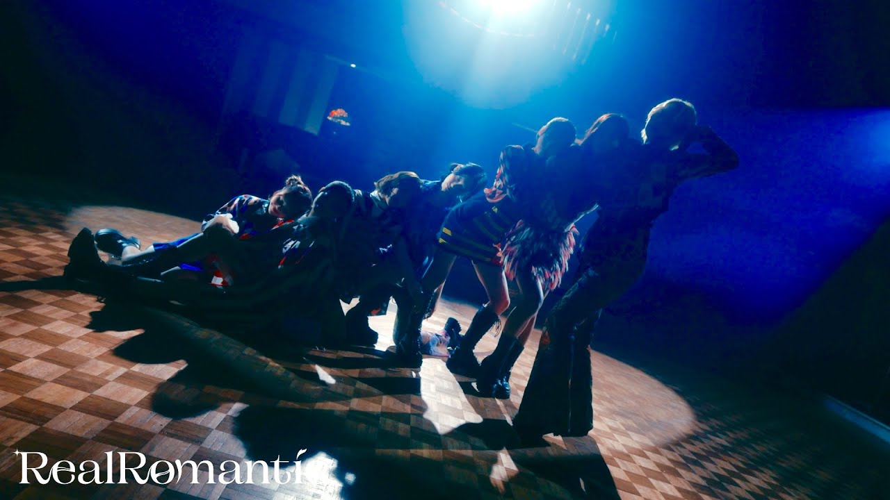 RealRomantic 「EGGGG」 Dance Performance Video
