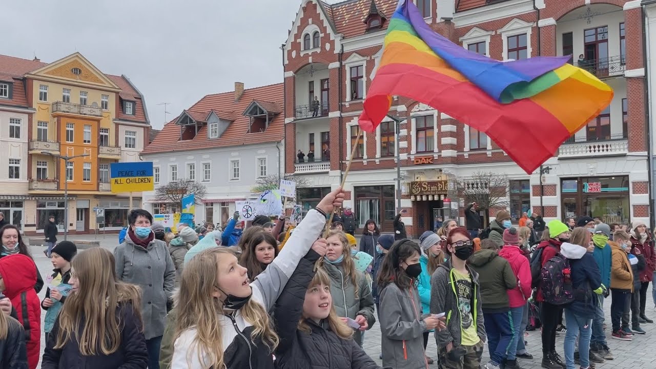 Finsterwalde: Schulen der Sängerstadt setzen Zeichen gegen den Krieg  - LAUSITZWELLE
