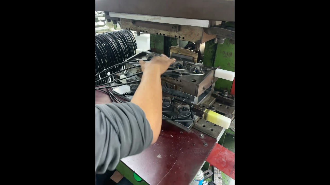 European power cord plug🔌 #powercord #factory #dcpower #acpower #powersource