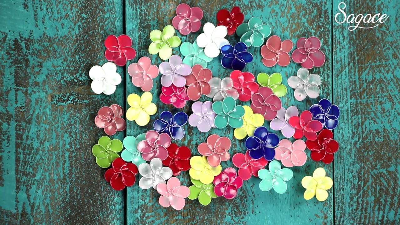 Arrotola del fil di ferro, immergilo nello smalto, e crea un fermaglio favoloso!