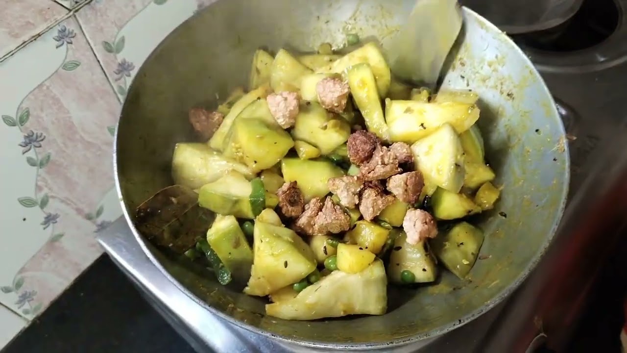 আজকের রেসিপি আলু লাউ বরি দিয়ে ঝোল 🥰
