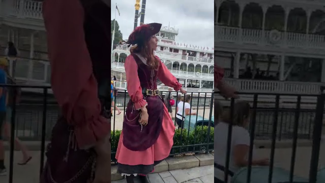 Meeting Captain Redd 👩🏻&zwj;🦰🏴&zwj;☠️❤️ #disneyland