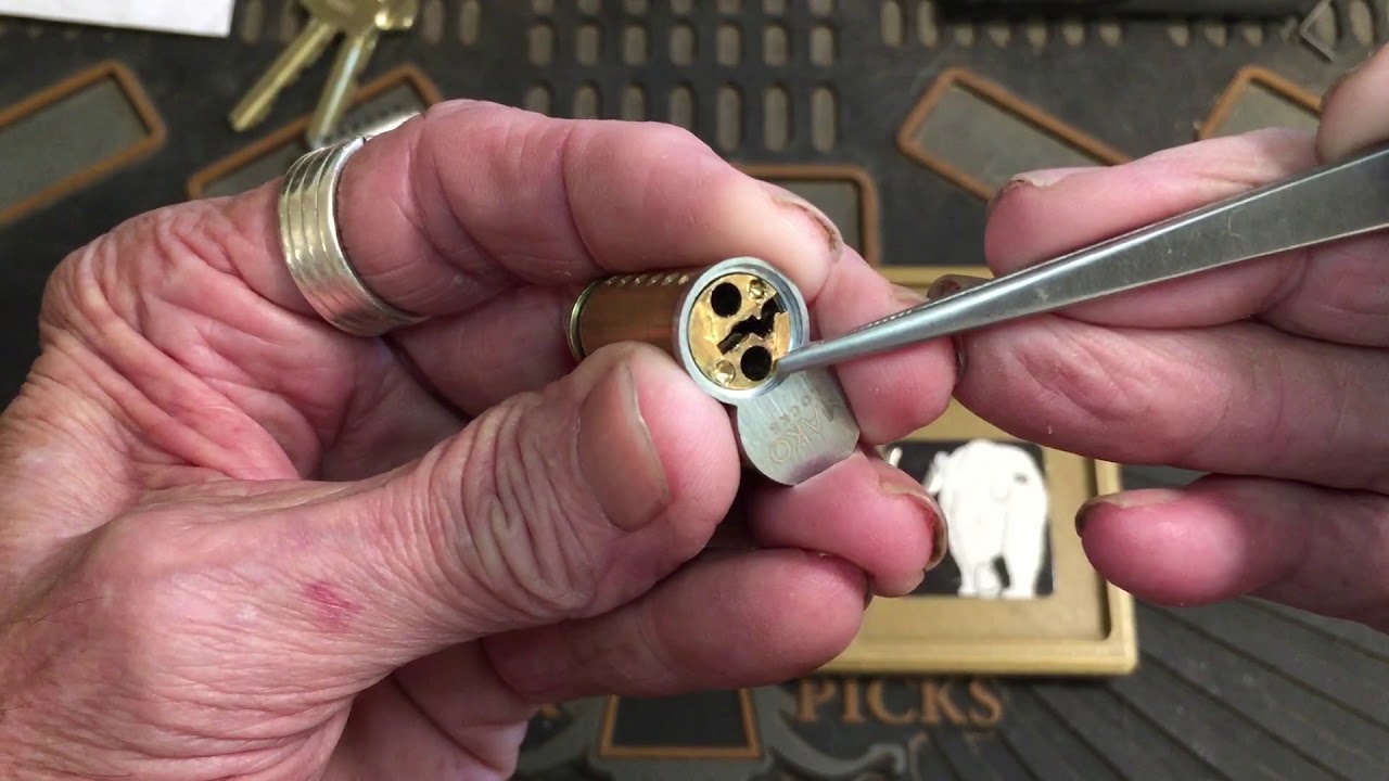 (250) MAKO  SFIC  Gutted.