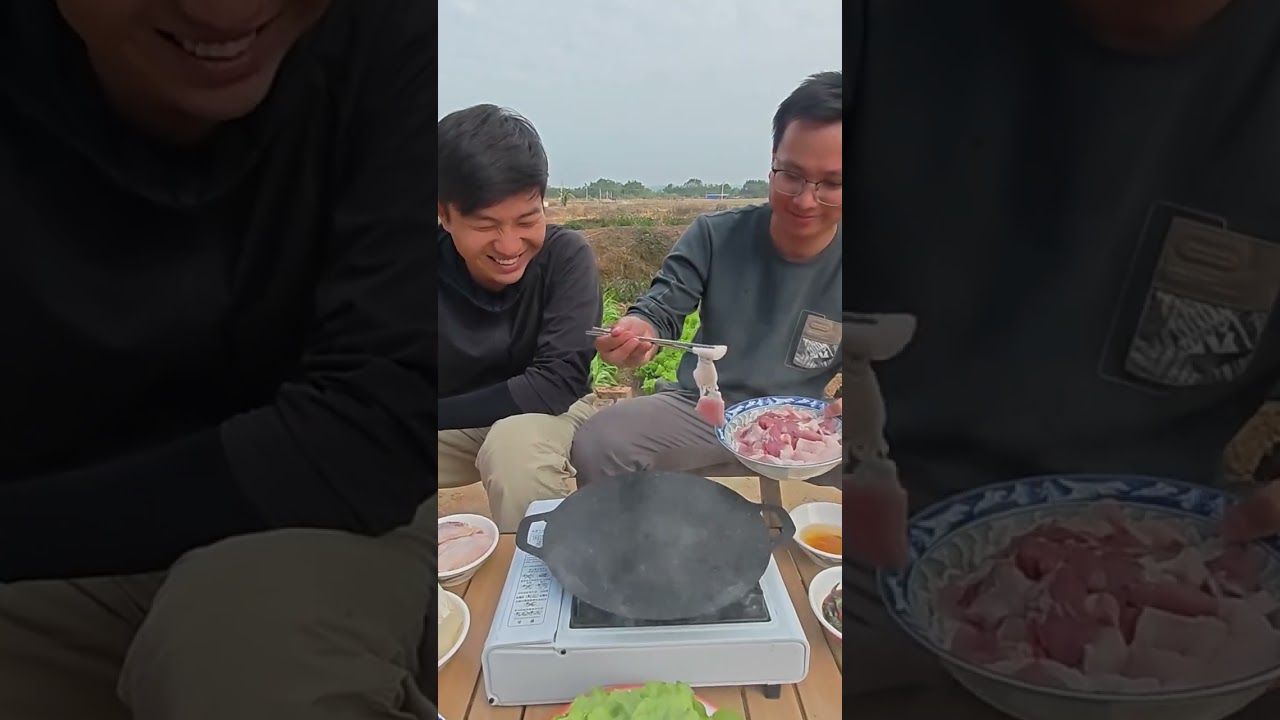 干完活吃上这顿可就太舒服了 迎来院子里面尊贵的番茄客人，再享受一顿生菜烤肉，院子的日子可就太逍遥了！哈哈哈哈···  #农村生活 #种植小技巧 #我的乡村生活