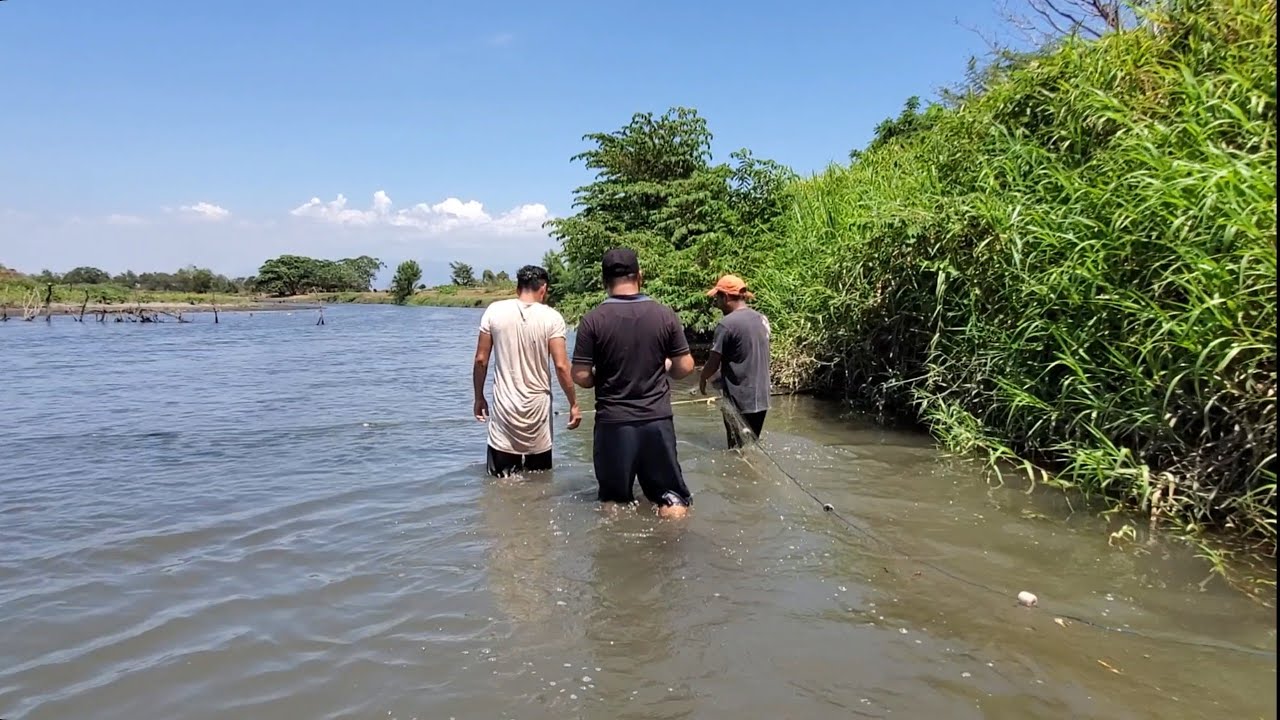 pescando en un río entre los potreros con trasmayo y esto jamás lo esperábamos😱😱