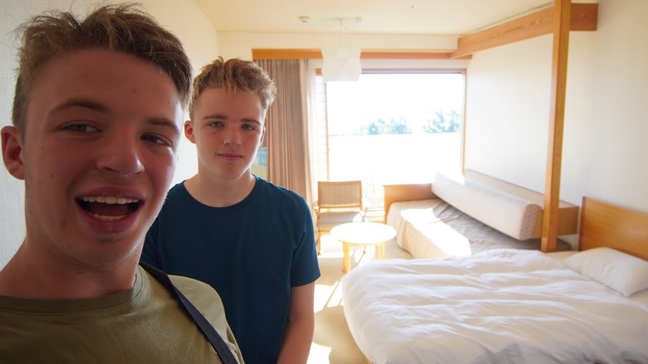 STAYING IN A JAPANESE HOTEL! Nagashima Spa Land Hotel Nagshima Vlog 2023