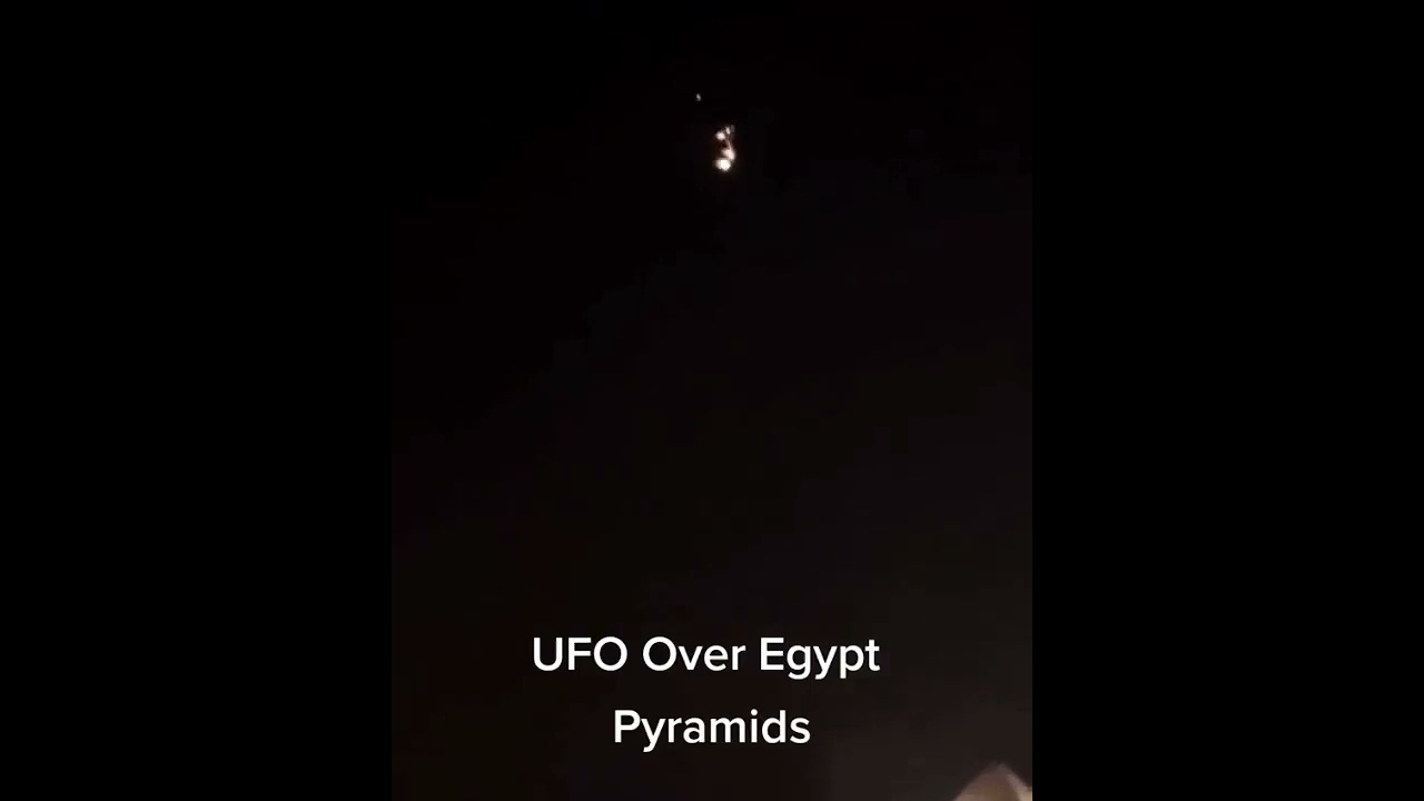 ufo over egypt pyramids