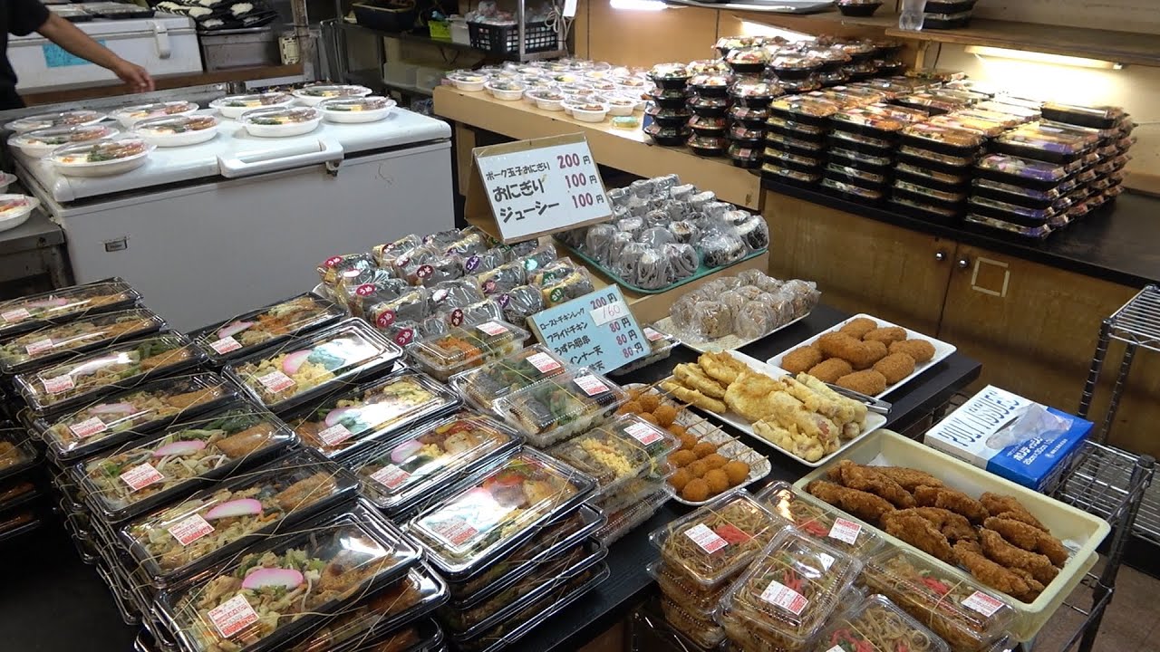 弁当の品揃え過去最高！深夜3:30オープンの弁当屋は早朝から電話が鳴り止まない衝撃の店だった！【沖縄観光/浦添・じゃがいも】※朝4時撮影！
