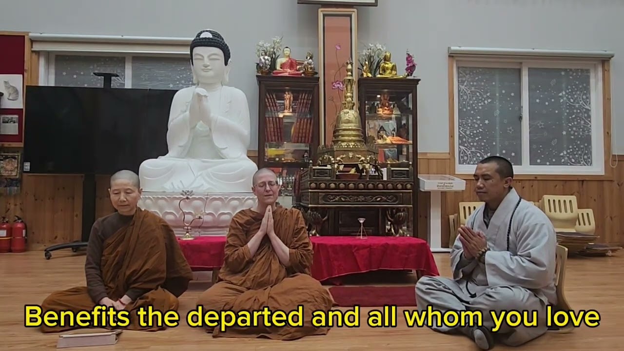 Theravada and Mahayana Buddhism come together ❤️ chanting for peace