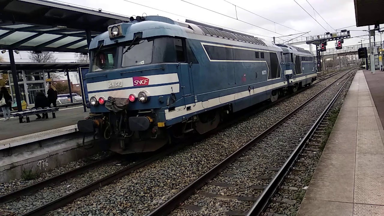 Bb train locomotive a la gare de Aulnay sous bois