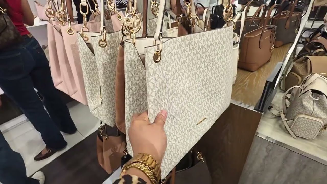 🛍MICHAEL KORS OUTLET~ LET'S BROWSE~ BAGS~ WALLETS~ SHOES &  MORE~ CLEARANCE~ UP TO 70% OFF‼️