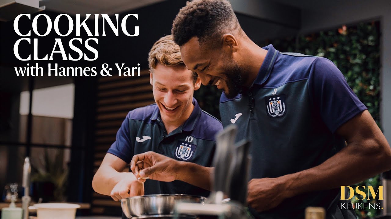COOKING CLASS | Hannes Delcroix teaches Yari Verschaeren his favourite dish.