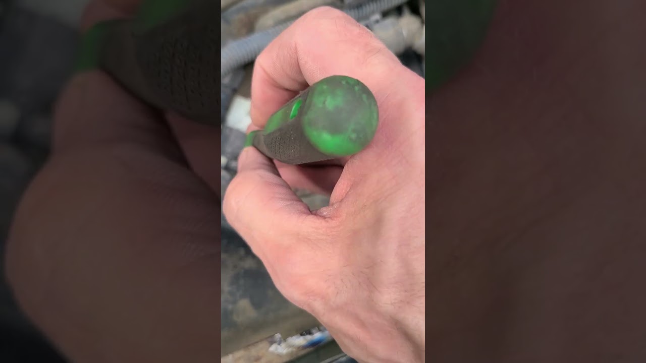 2005 Silverado fuel pump install made easy !(2)