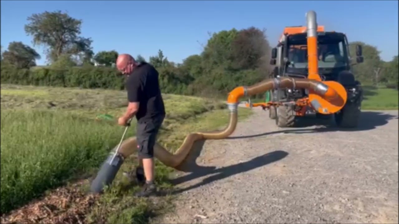 Laubentsorgung jedes Jahr aufs neue-aber wie.. mit Maschinen der Firma HEN AG Unimog 535 mit T600