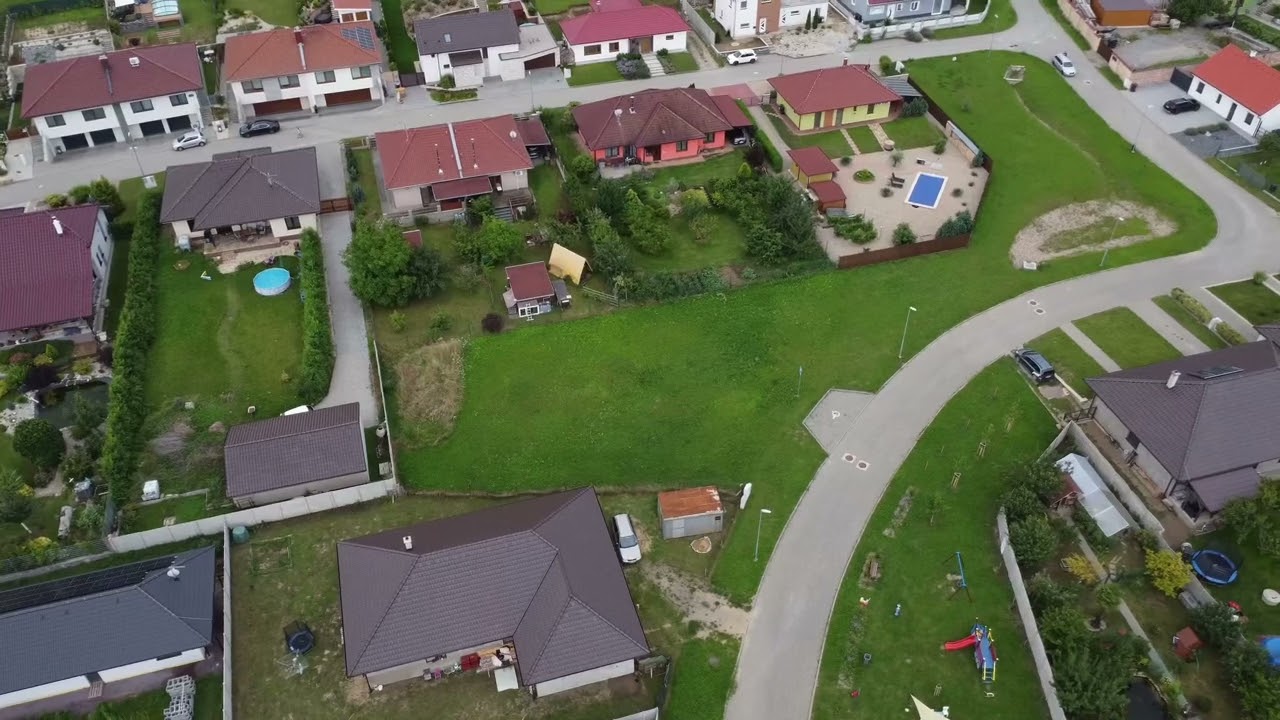 Prodej pozemku k bydlení, 952 m², Milovice.