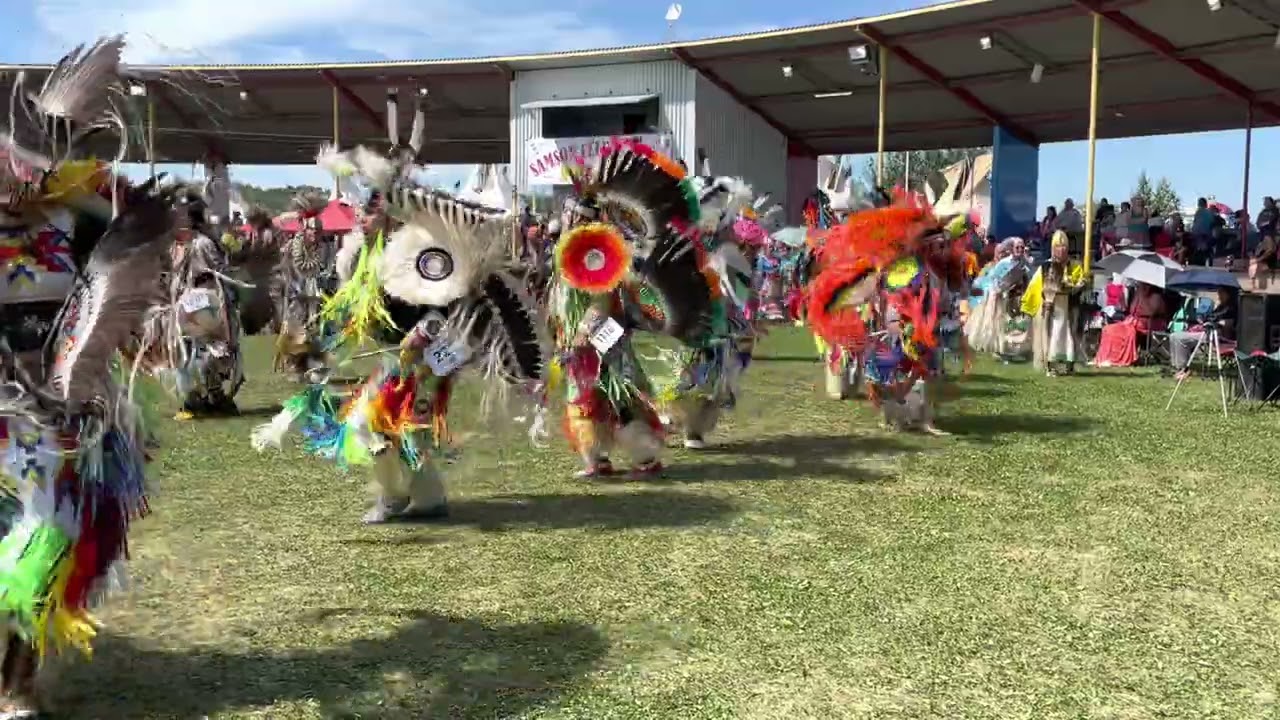 Sunday afternoon grand entry @ Samson 2022