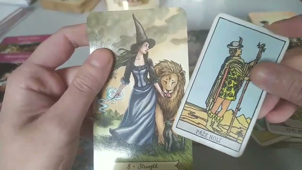 Jak mě vnímá, co si o mě myslí?❤️😍🥰🤔😢 Vyber si balíček🙃 Výklad karet 🤫