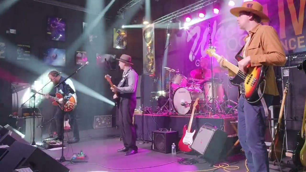 El Jose and the Bluebirds - Drownin' In A Sea Of Doubt - Live at Woodstock Guitares