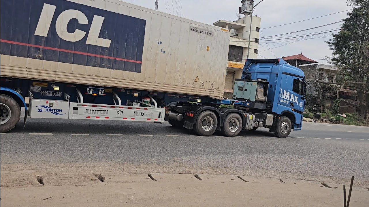4K EU, USA TRUCK - Tractor truck container