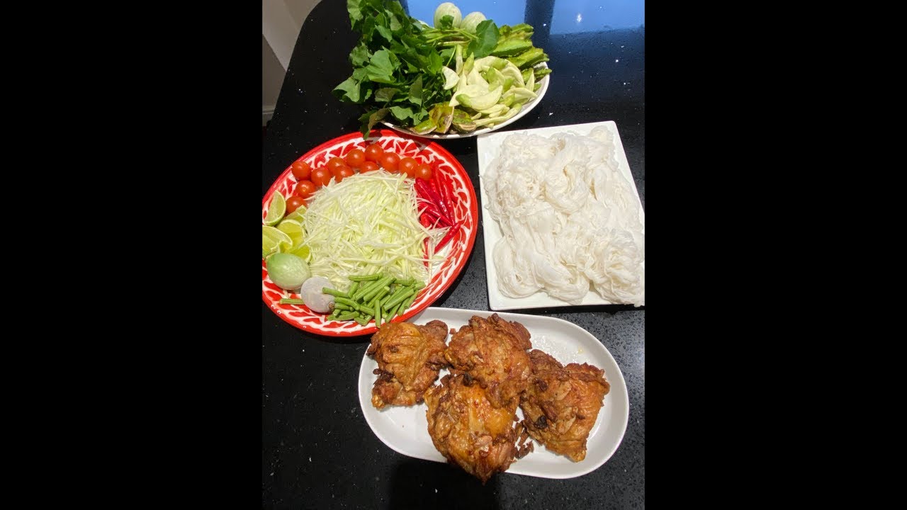 #ทานมื้อเย็นด้วยกันจ้า#￼ส้มตำ#ไก่ย่าง#ข้าวเหนียวแซ่บ🌶️🧄🥬🥗