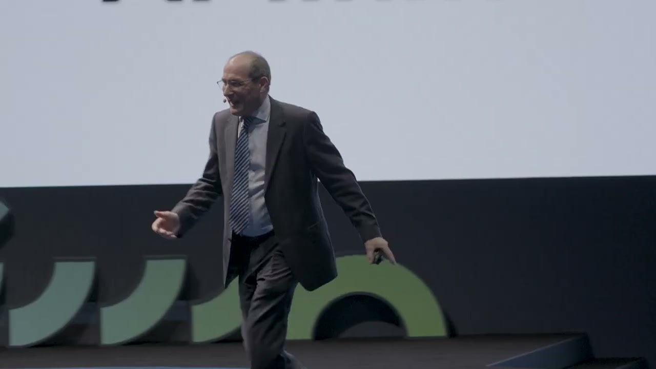 Connect your brain into AI? Keynote speaker on AI and why emotion, passion and purpose really matter