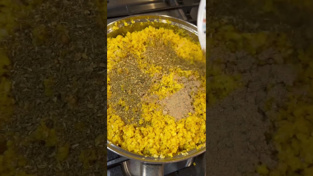 Moong Dal Kachori #kachori #moongdalkachori #viral #trending #deepfried #northindianfood #snacks