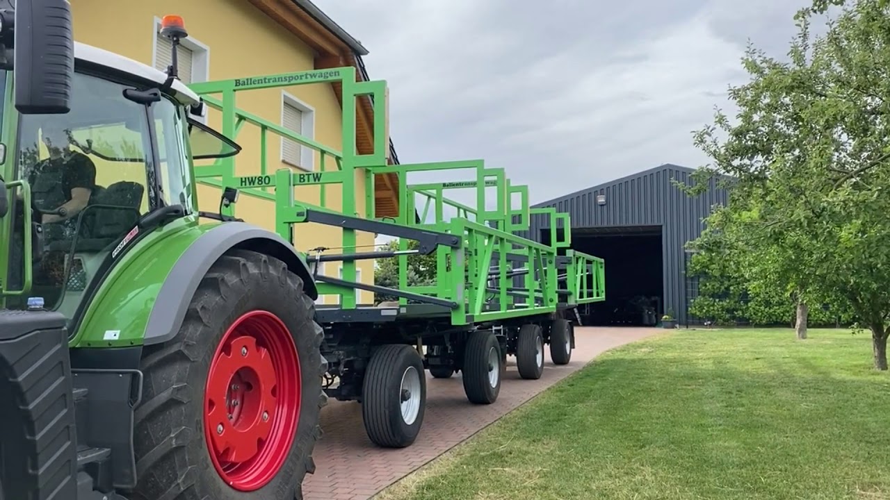 Eigenbau Ballengabel und Ballentransportwagen hydraulisch mit Fendt 718 S4