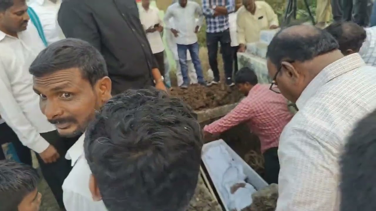 Copy of తిక్కిరెడ్డిపాలెం దైవ సేవకుడు థామస్ గారి భూస్థాపన