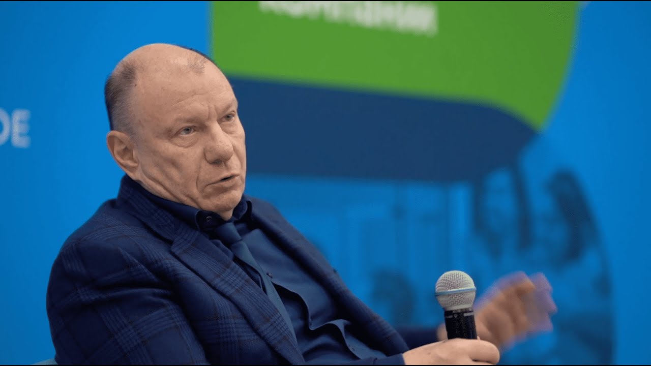 Владимир Потанин отвечает на вопросы участников программы «В хорошей компании»
