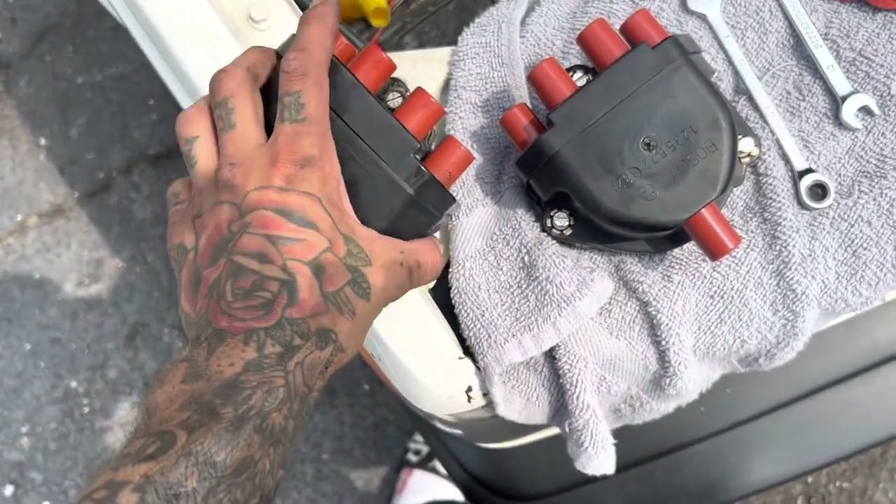 How to install Volvo 940 distributor cap and rotor