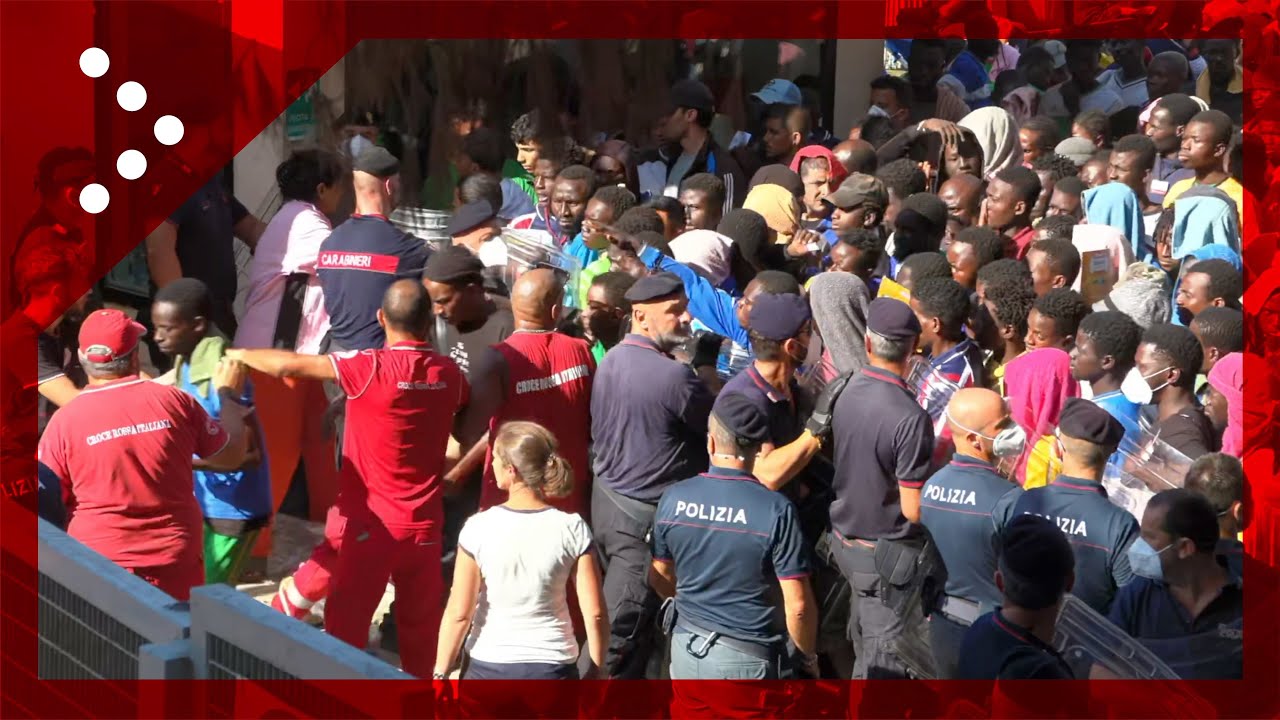 Lampedusa, caos all'hotspot: tensione tra migranti e polizia
