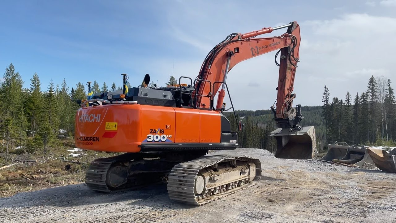 Köp Grävmaskin Hitachi ZX300-6 med planeringsskopa på Klaravik
