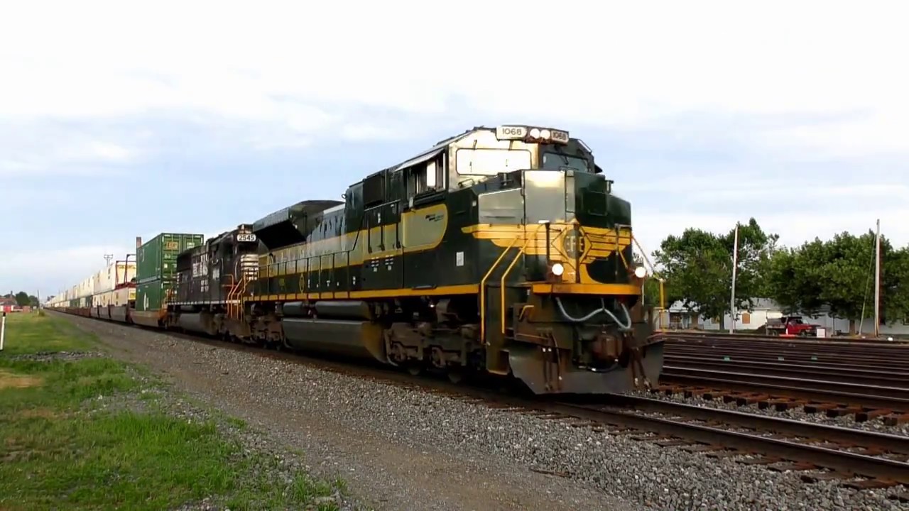 NS Chicago Line Trains in Sandusky, OH