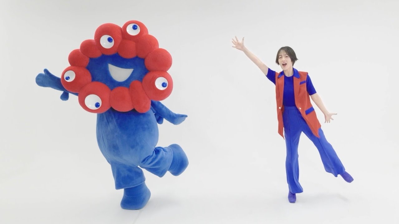 伊原六花、akane振付の「ミャクミャクぽん！」ダンスに挑戦