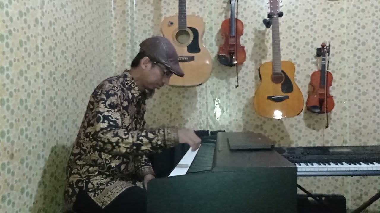 Bubuy Bulan - Lagu daerah Jawa Barat (karaoke+lirik) Do= E minor. Live piano karaoke version