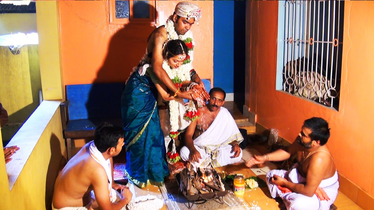 Fire ceremony of Vedic Wedding &ndash; Kannada Brahmin Marriage rituals
