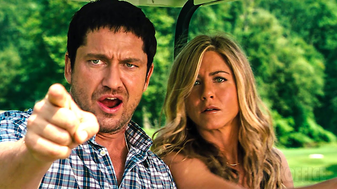 The Golf Court Chase Scene | The Bounty Hunter | CLIP