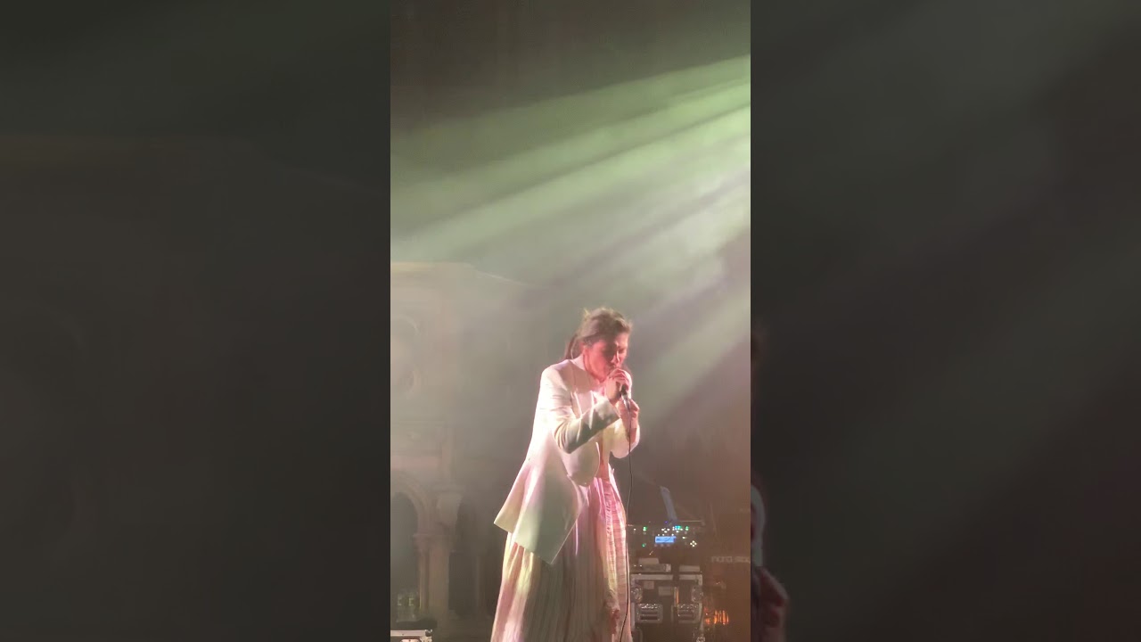 Elisa - Dancing - Live London