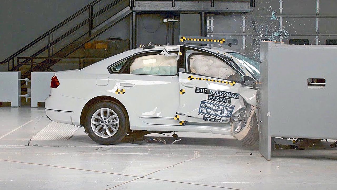 Volkswagen Passat - Crash Test