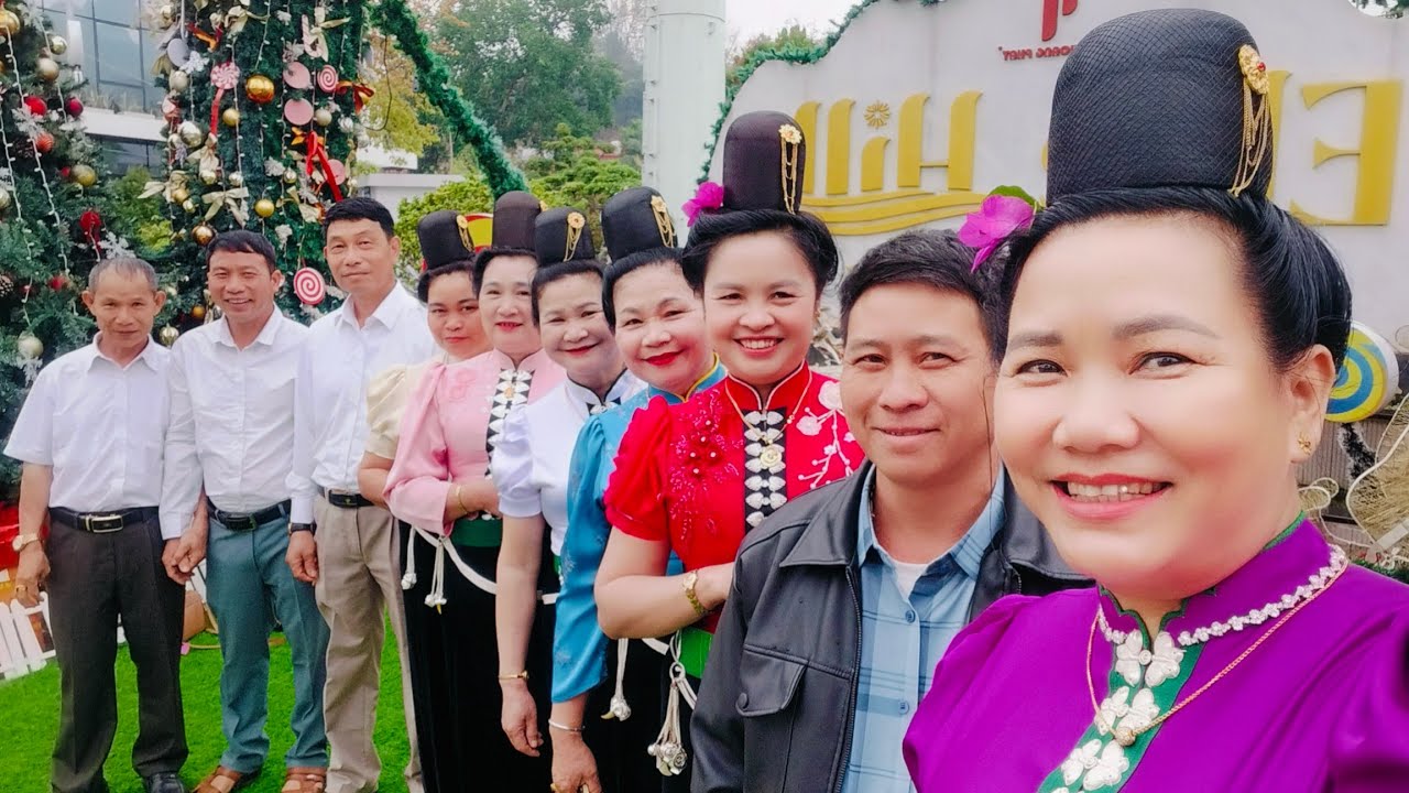  8 / 3 206 Mỹ Duyên vui quá gặp được các chị xinh đẹp