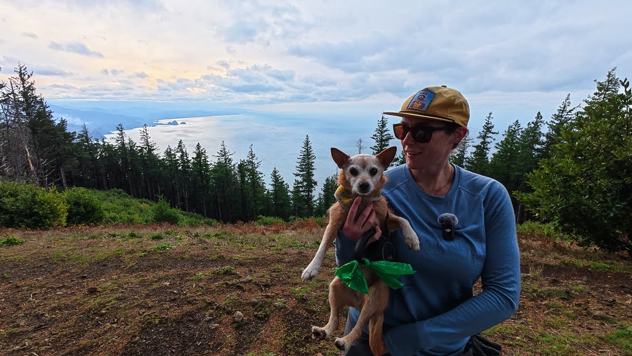 Hiking Humbug Mountain in Port Orford, Oregon! Marble hiding!