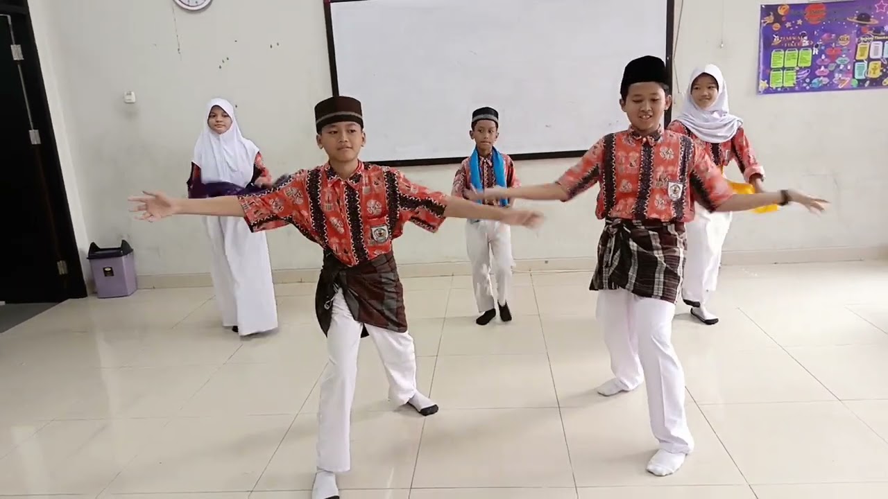 Tari Ondel-Ondel kelompok 4