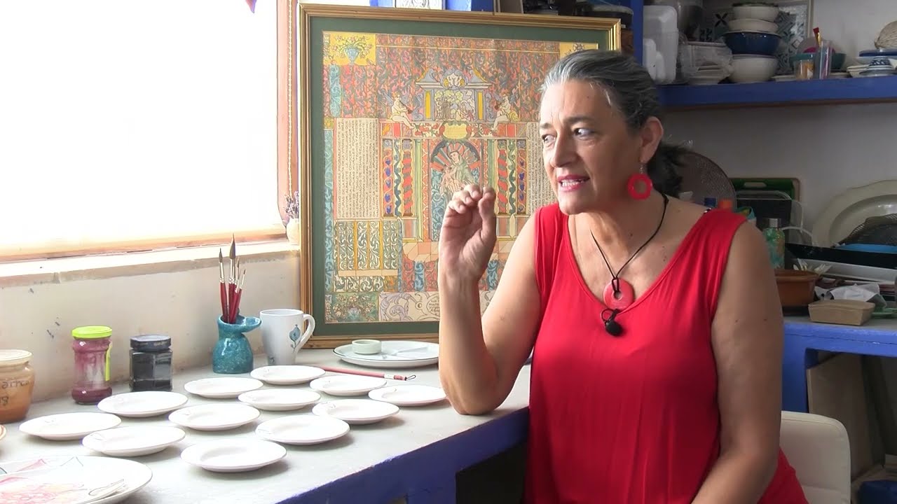 MATERIA PRIMA | Descubrimos el proceso de creación de una vajilla inspirada en la Ermita de Liétor