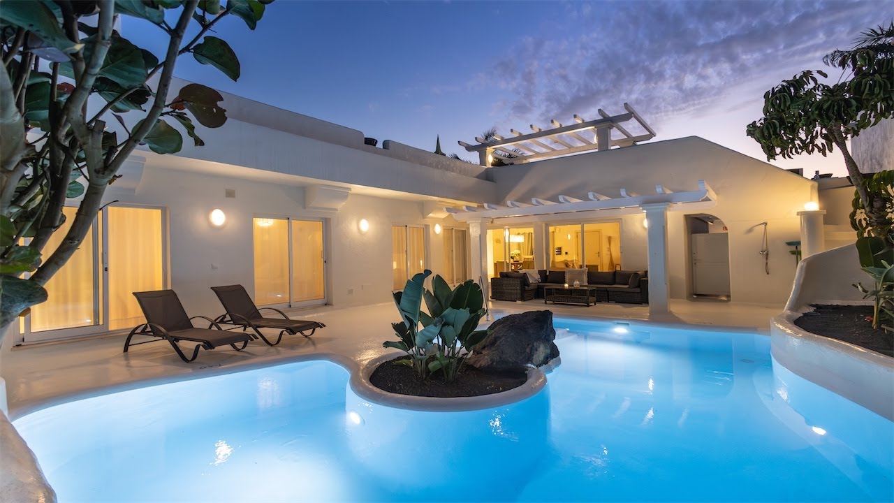Luxury Detached Villa Bahiazul (Ref: FVRE772)