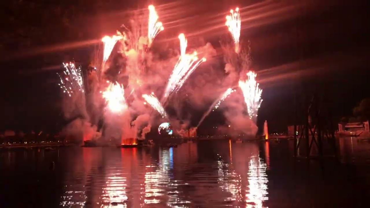 IllumiNations - Reflections of Earth | May 2019