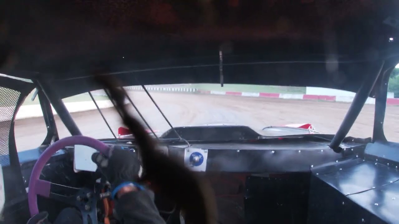Heat race win at Batesville Motor Speedway 2023 