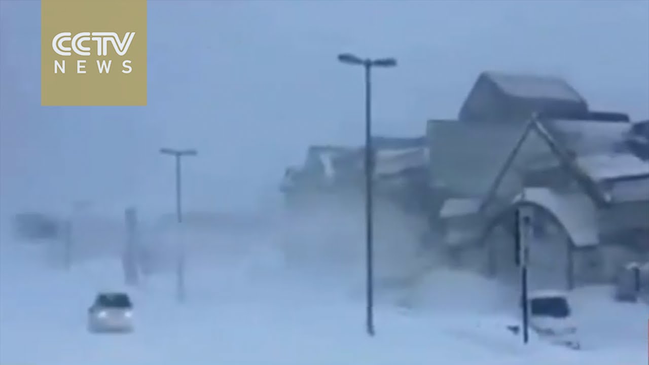 North Japan town buried under snow after massive storm