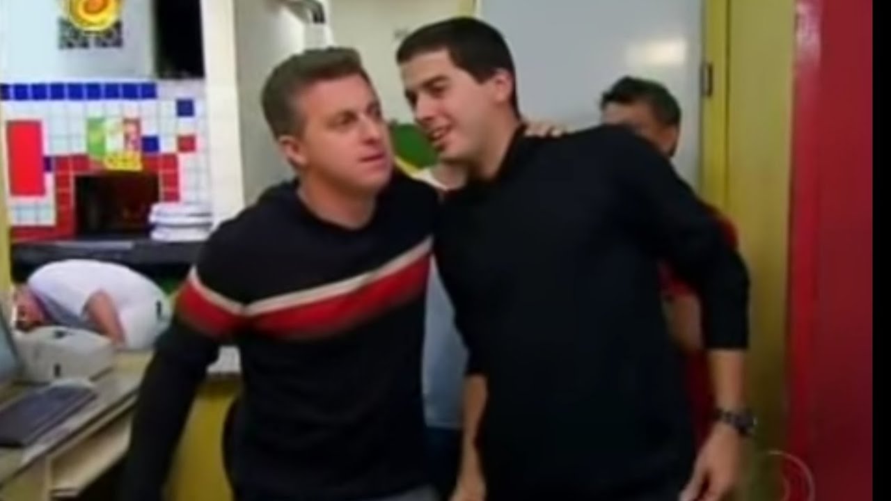 Luciano Huck entrega Pizzas em Curitiba