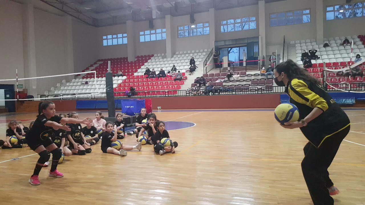 Voleybol'da Manşet Nasıl Alınır? Ali Peçen Voleybol Manşet.